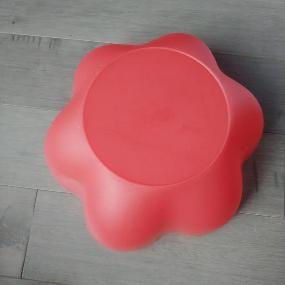 Tupperware Flower Bowl and Veggies  Tray - Picture 3 of 7